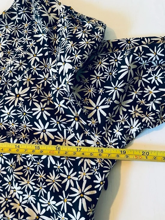 Uniqlo Ditsy Floral Dress Daisy Print Lightweight Black White Yellow L Cottage - Picture 14 of 15